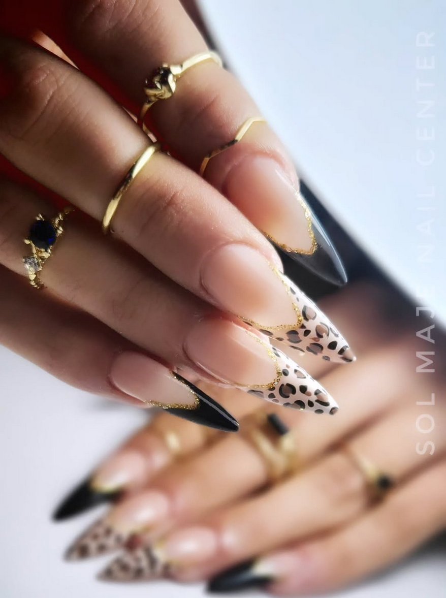 Nuestro martes termina con estas uñitas 💅